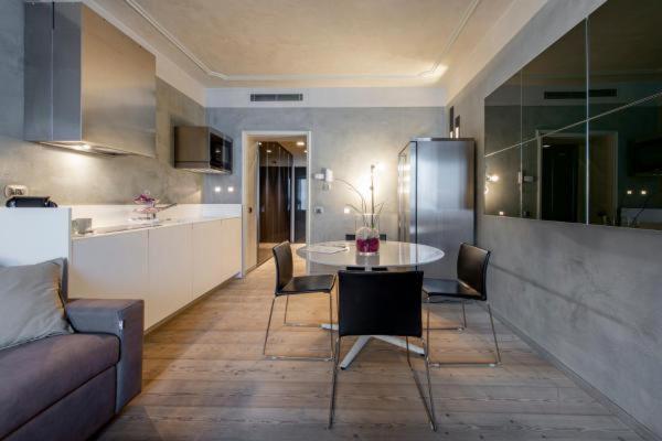 Milan Royal Suites - Luxury Duomo Εξωτερικό φωτογραφία